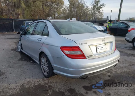 2008 Mercedes-Benz C 300 Luxury/Sport z USA, uszkodzony, nr VIN WDDGF54X28F101119